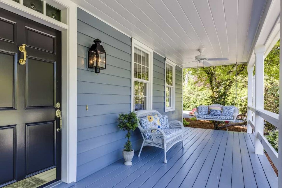 Image of blue front door patio section